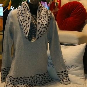Pina Rossi 2 piece crew neck scarf/sweater set